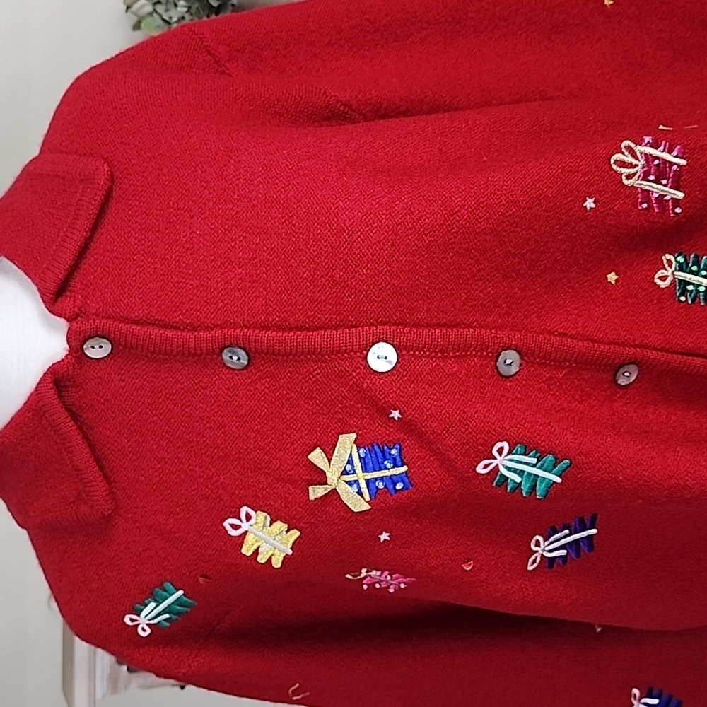 Karen Scott Sport 100% Wool Embroidered Holiday Presents Button Front Cardigan - Picture 3 of 9